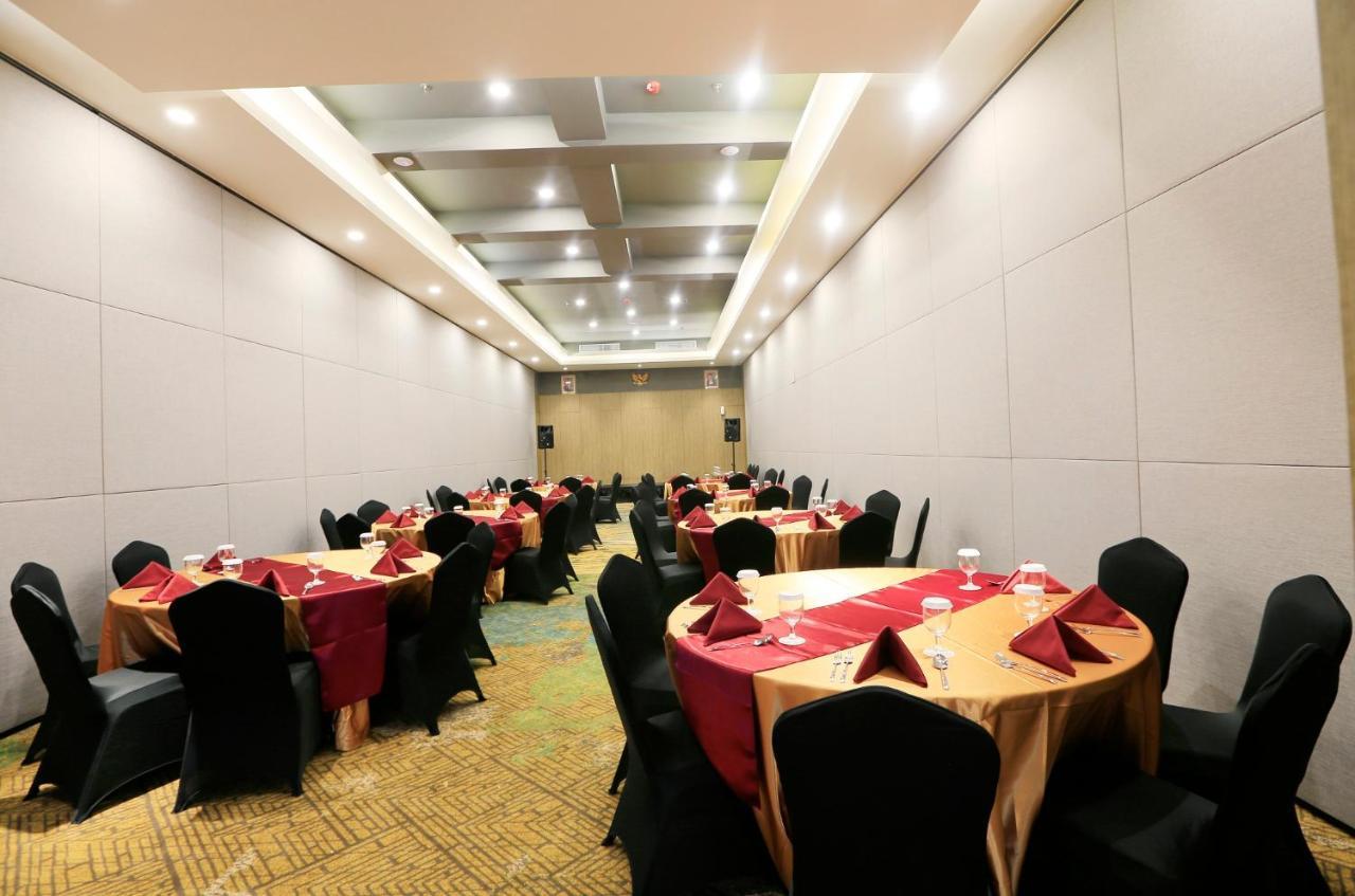 Luminor Hotel Purwokerto By Wh Exterior foto