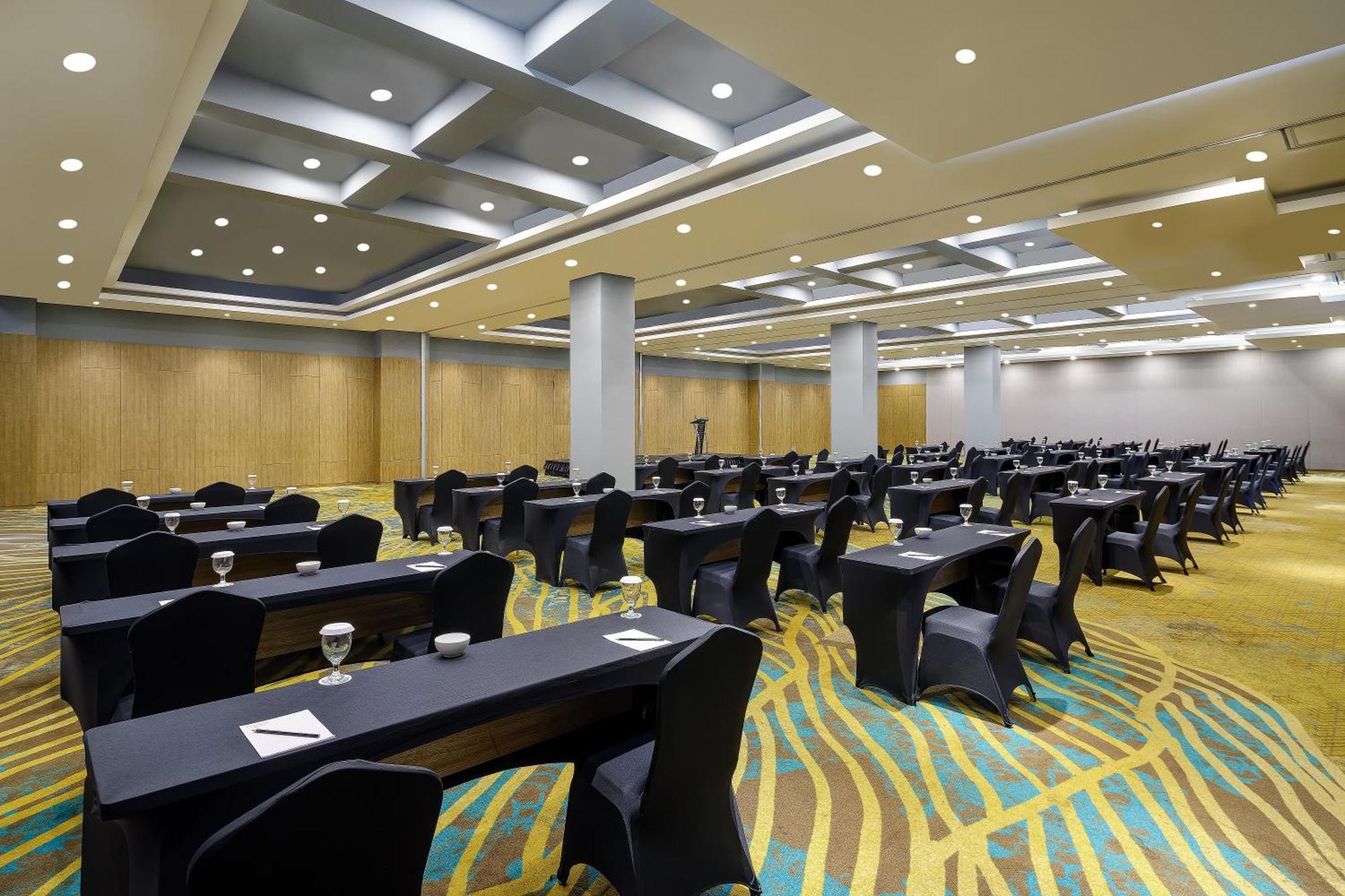 Luminor Hotel Purwokerto By Wh Exterior foto